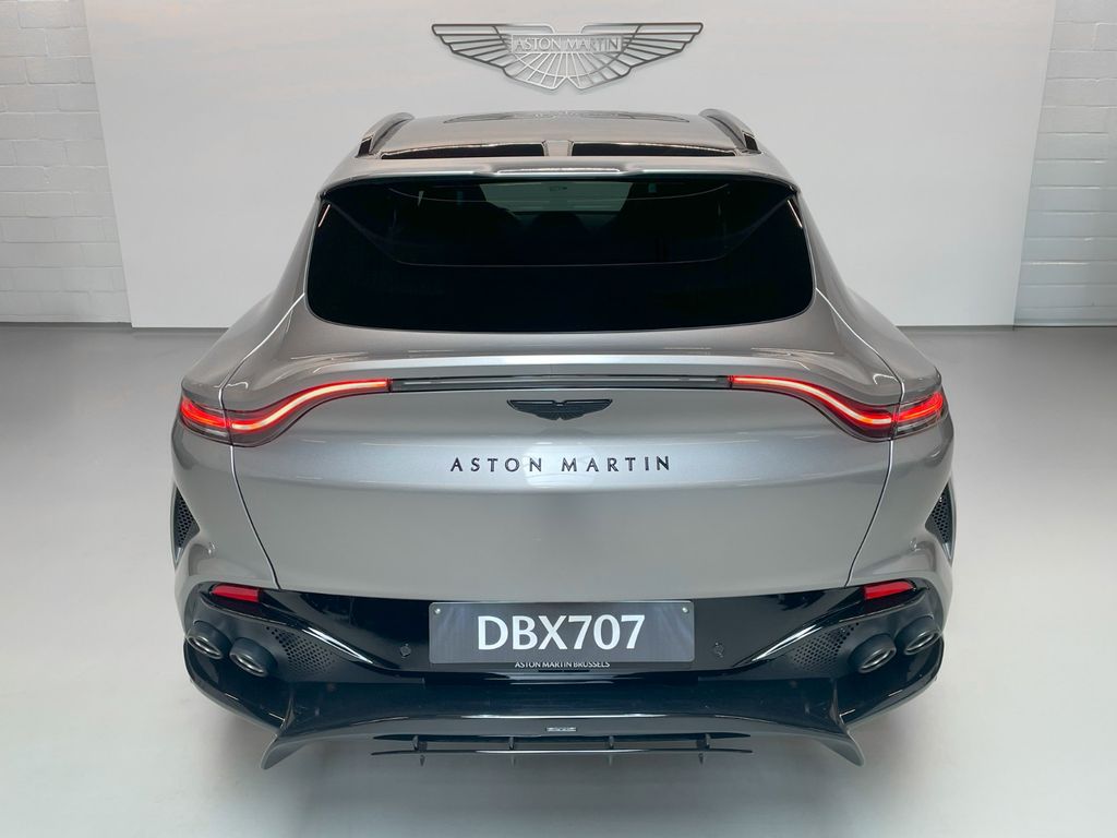 Aston Martin DBX 2025