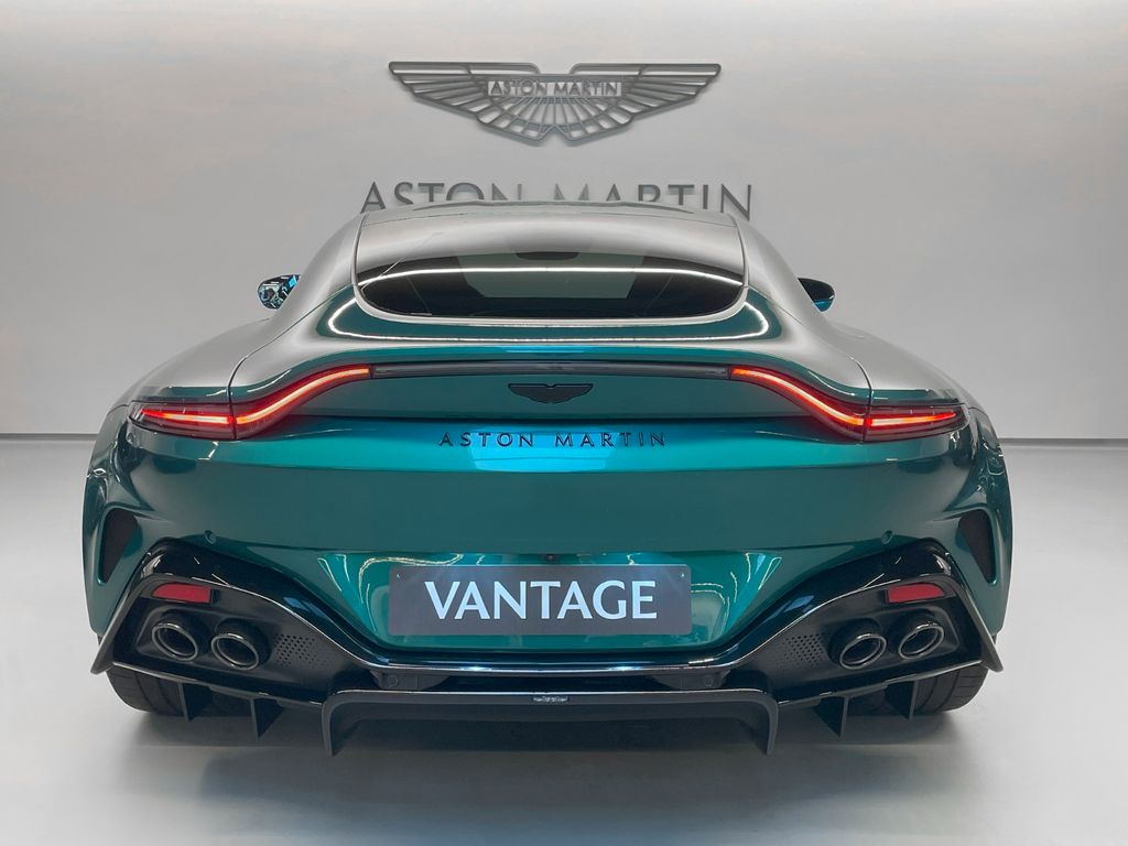 Aston Martin V8 Vantage 2025