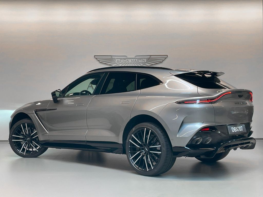 Aston Martin DBX 2025