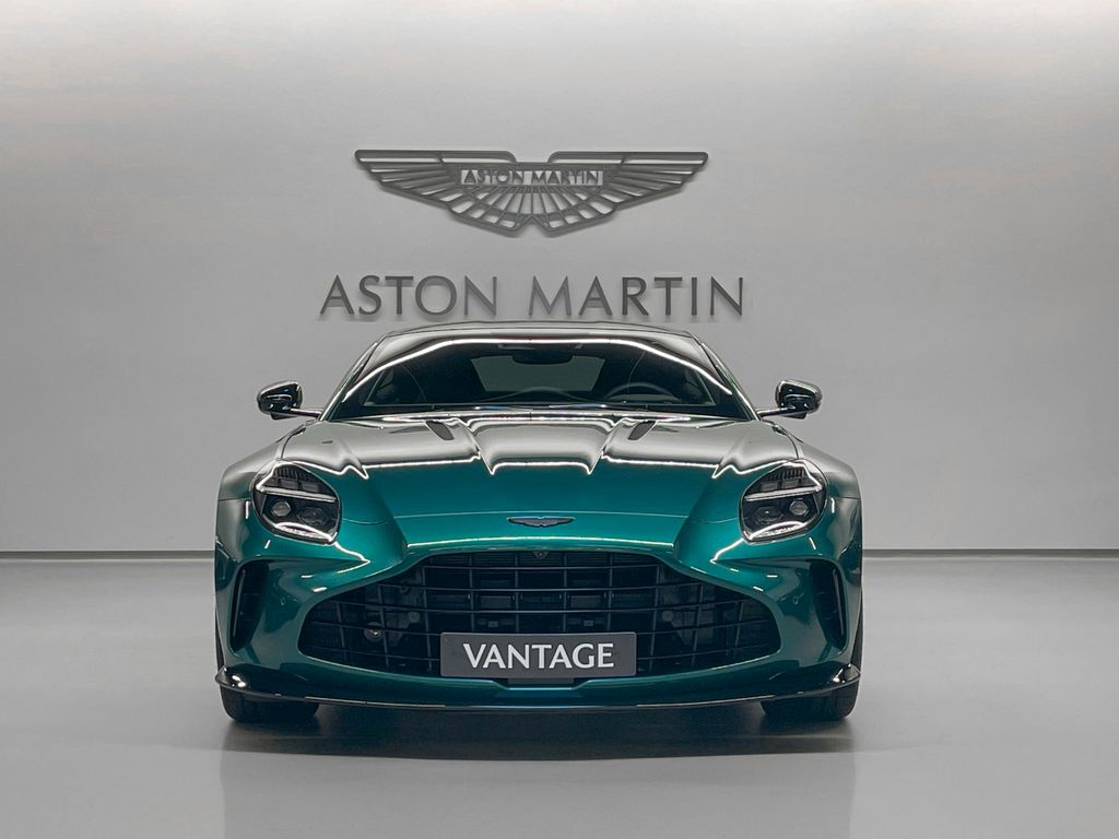 Aston Martin V8 Vantage 2025