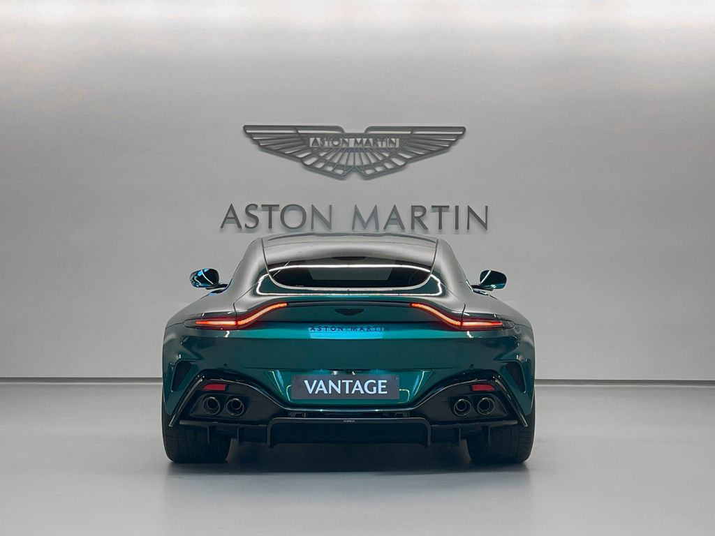 Aston Martin V8 Vantage 2025