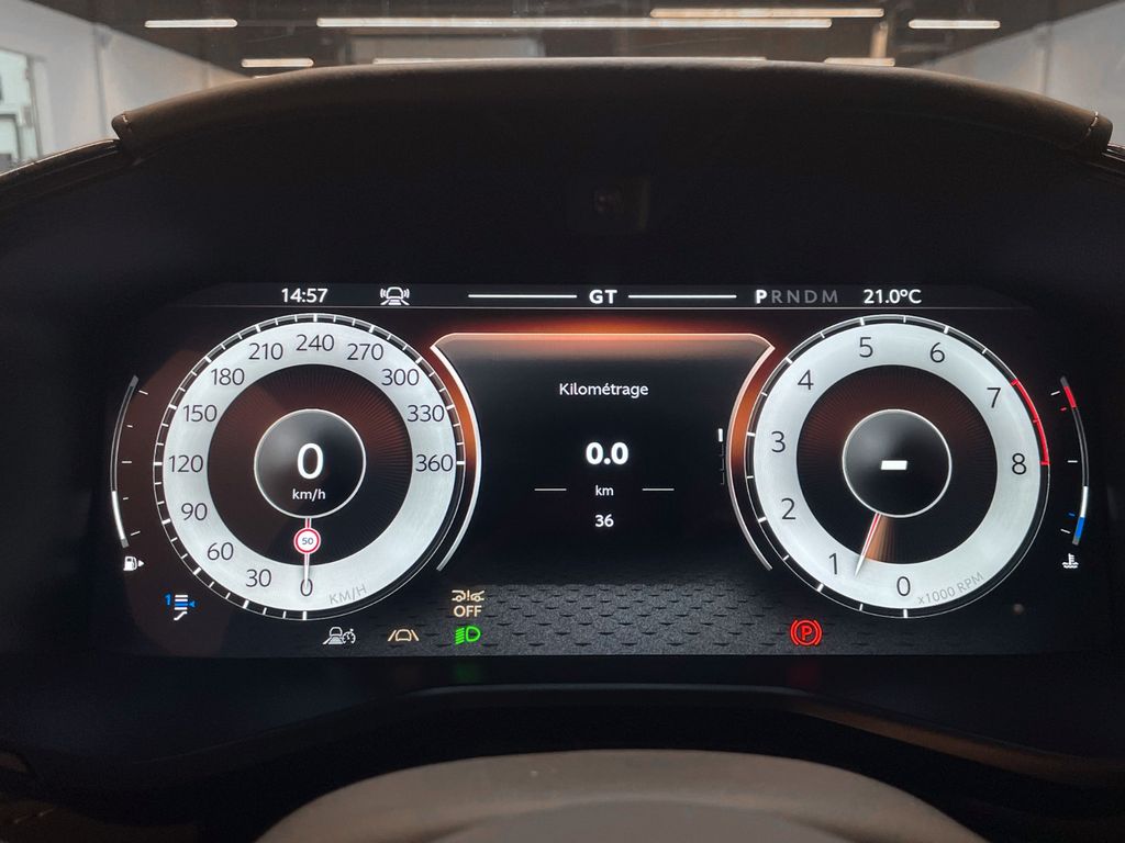 Aston Martin DBX 2025