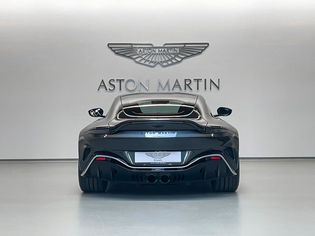 Aston Martin V12 Vantage 2022