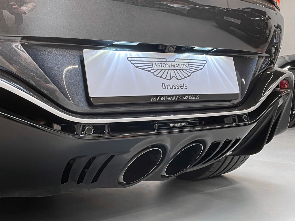 Aston Martin V12 Vantage 2022