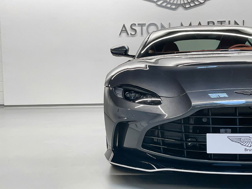 Aston Martin V12 Vantage 2022