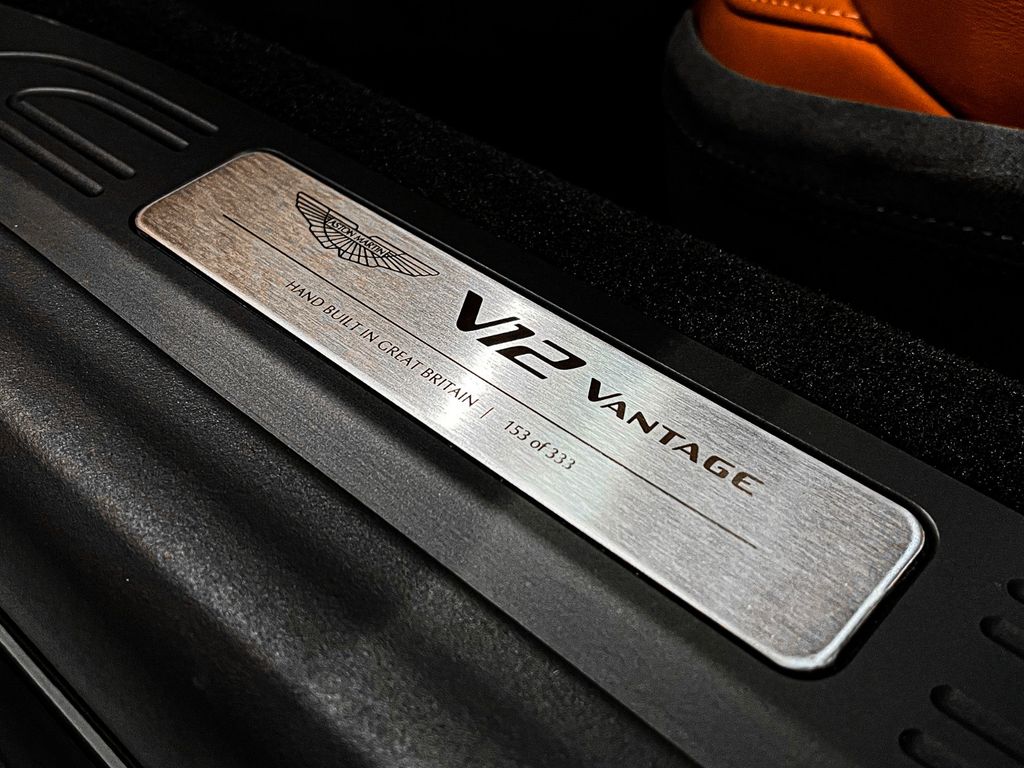 Aston Martin V12 Vantage 2022