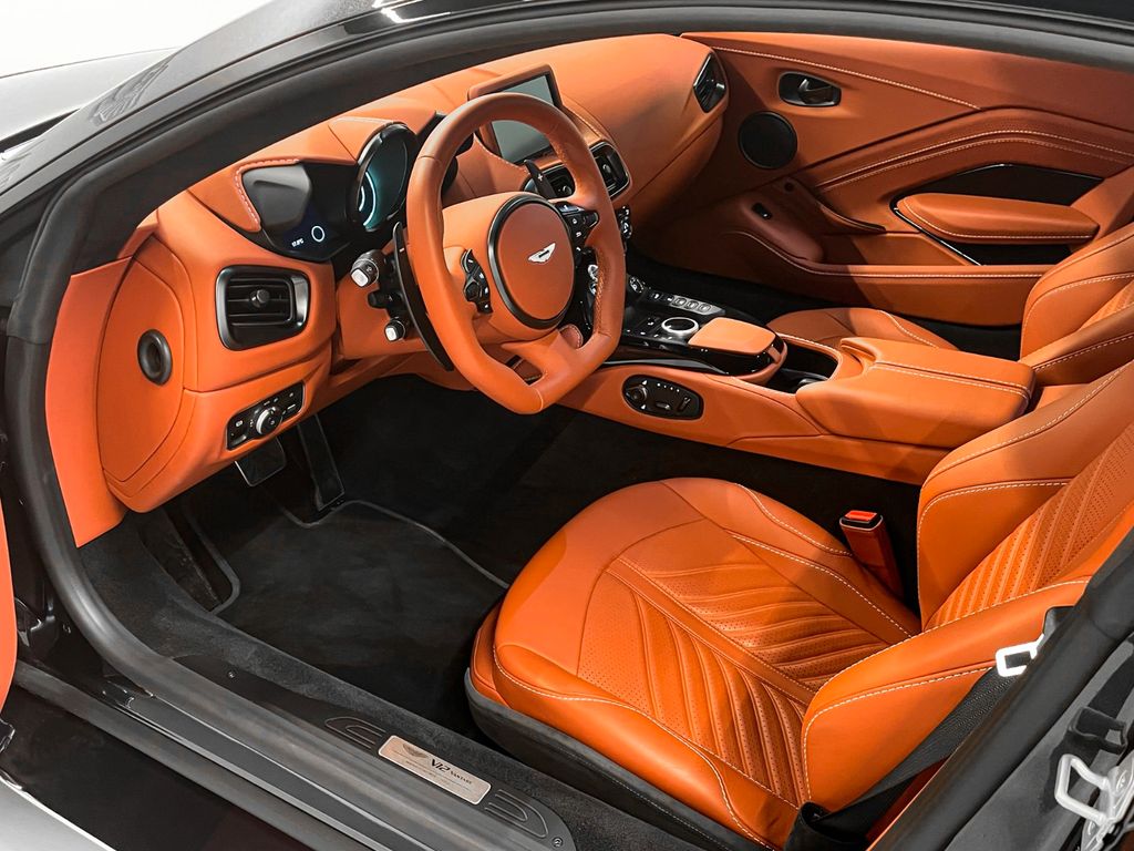 Aston Martin V12 Vantage 2022