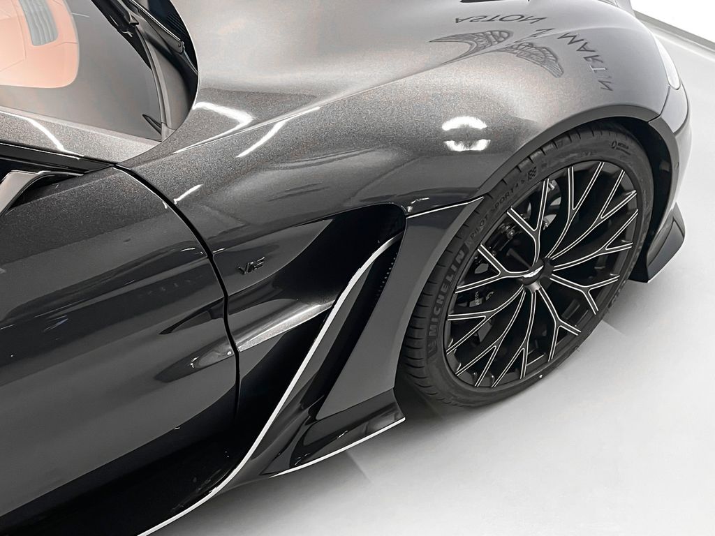 Aston Martin V12 Vantage 2022