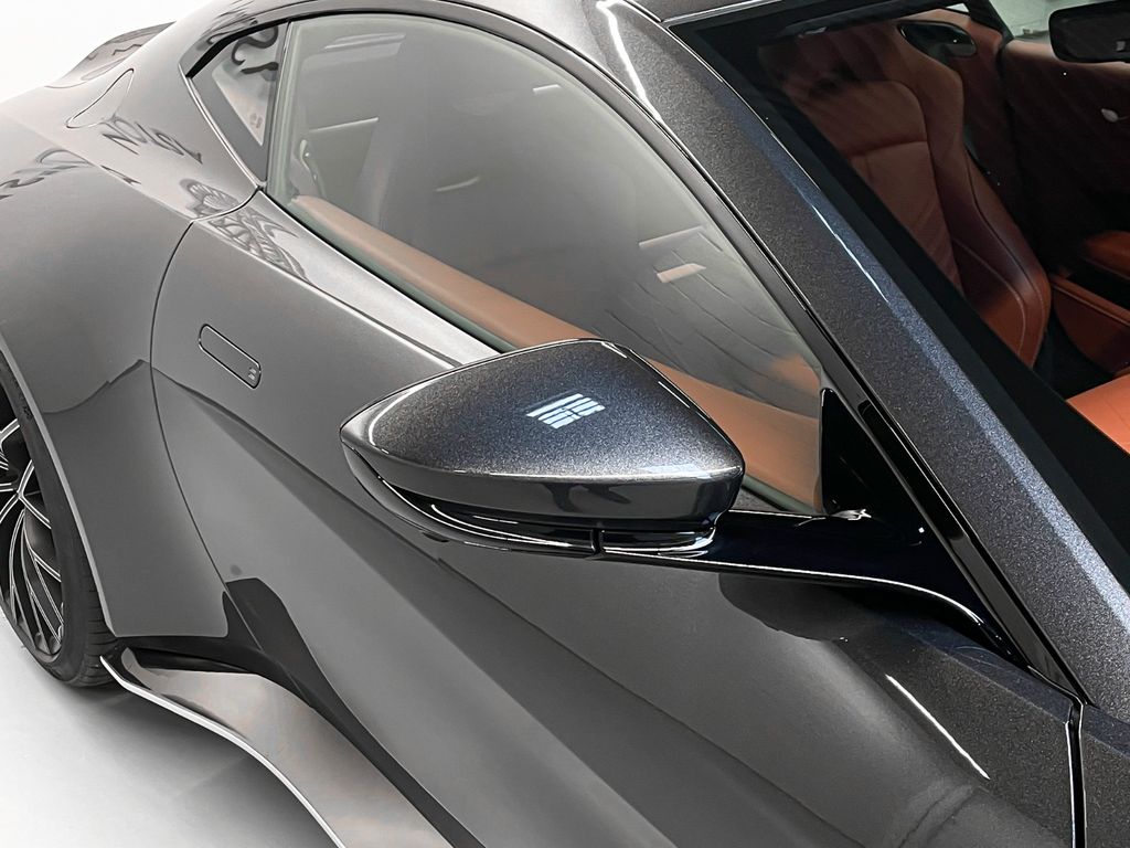 Aston Martin V12 Vantage 2022