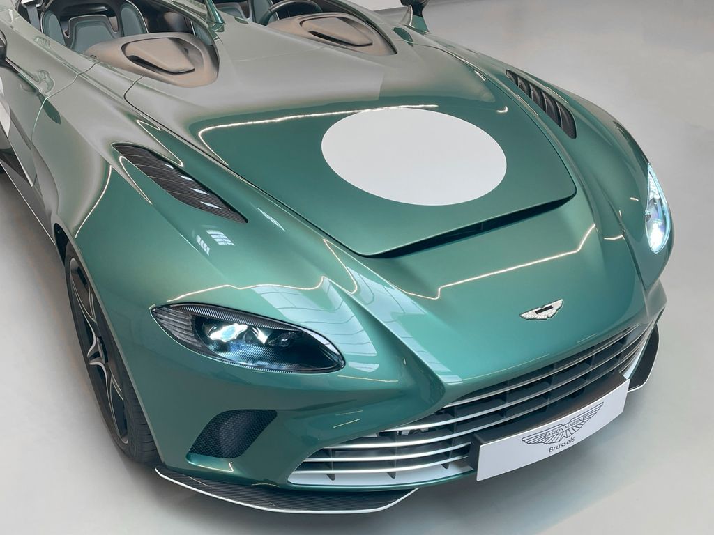 Aston Martin V12 Vantage