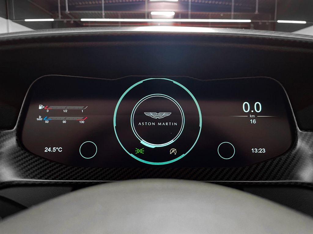 Aston Martin V12 Vantage