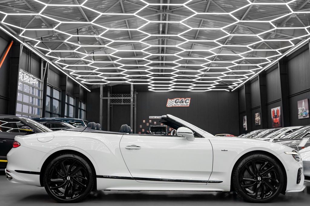 Bentley Continental GTC 2025