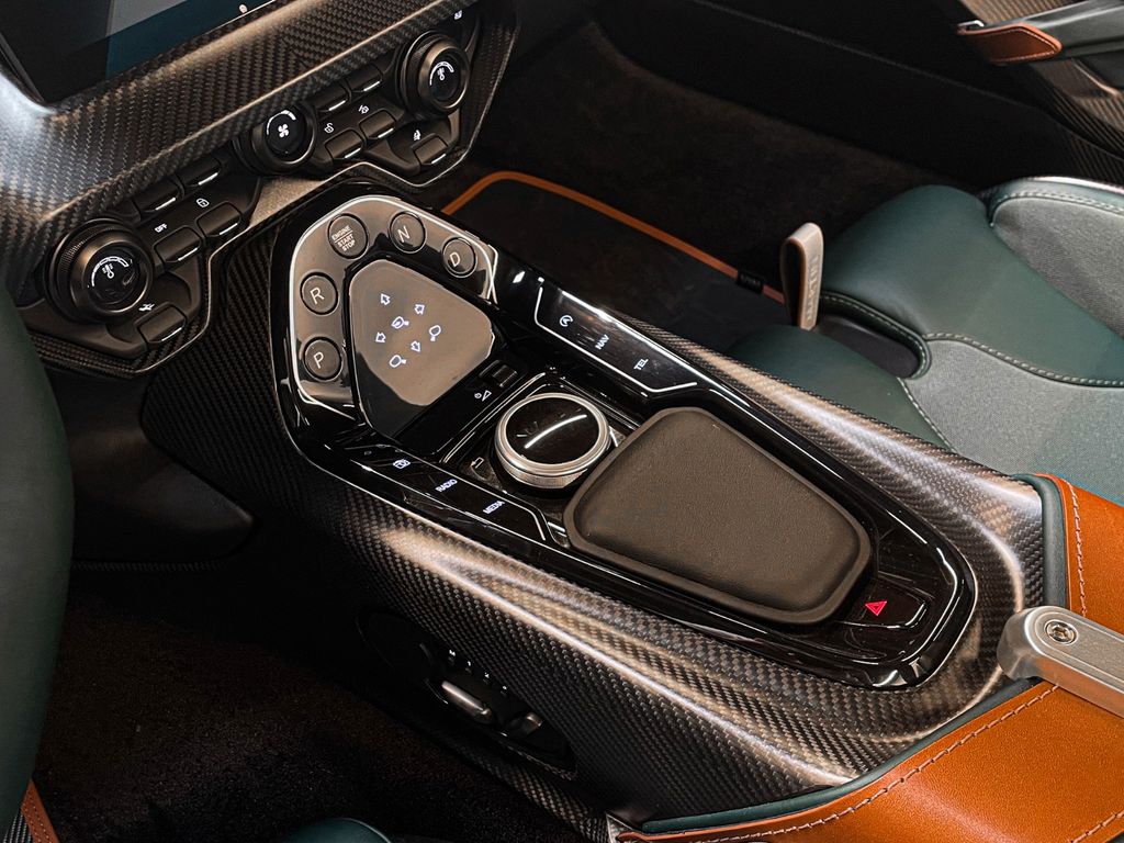 Aston Martin V12 Vantage