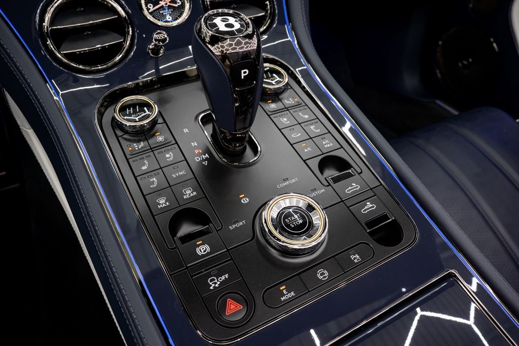 Bentley Continental GTC 2025