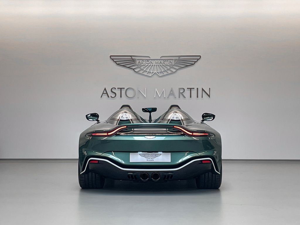 Aston Martin V12 Vantage