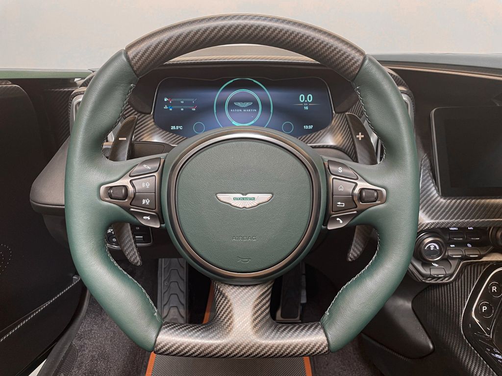 Aston Martin V12 Vantage