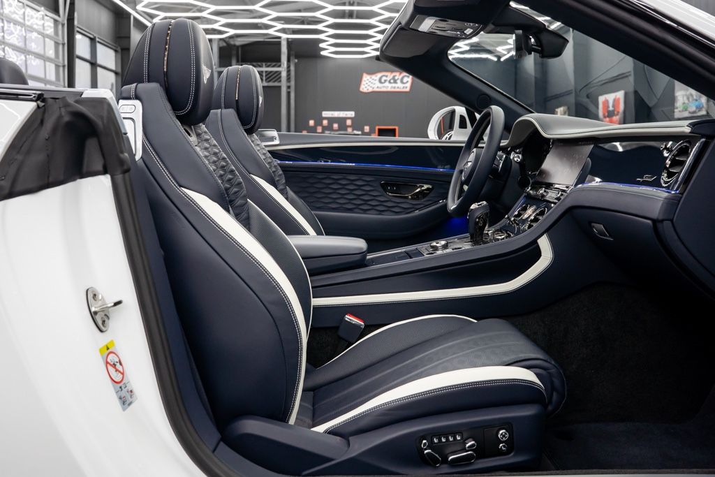 Bentley Continental GTC 2025