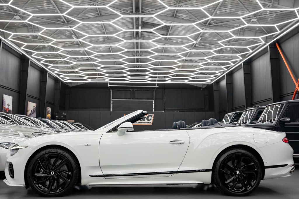 Bentley Continental GTC 2025