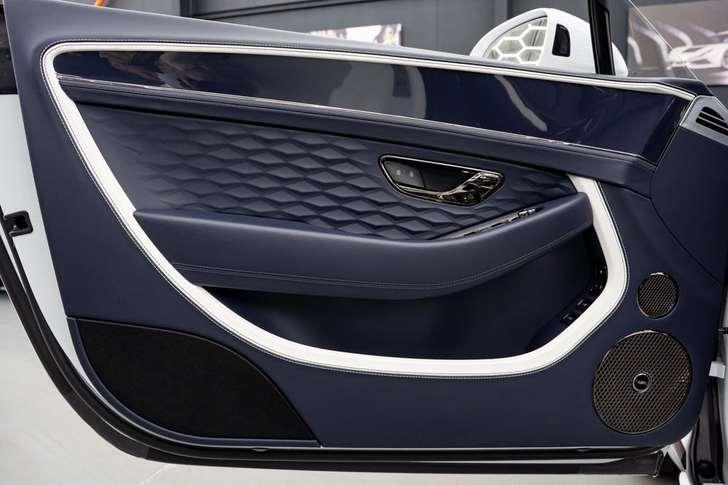 Bentley Continental GTC 2025