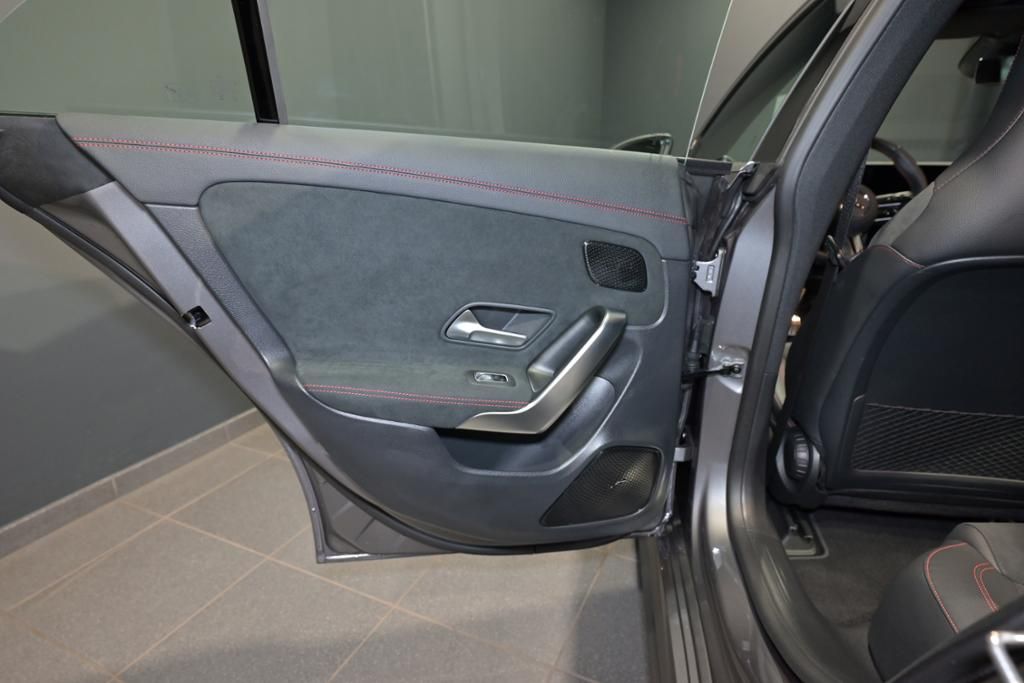 Mercedes-Benz CLA 200 2024