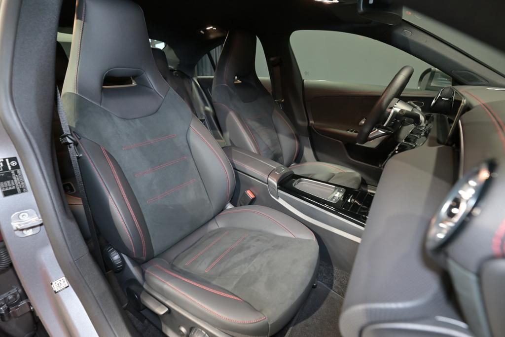 Mercedes-Benz CLA 200 2024