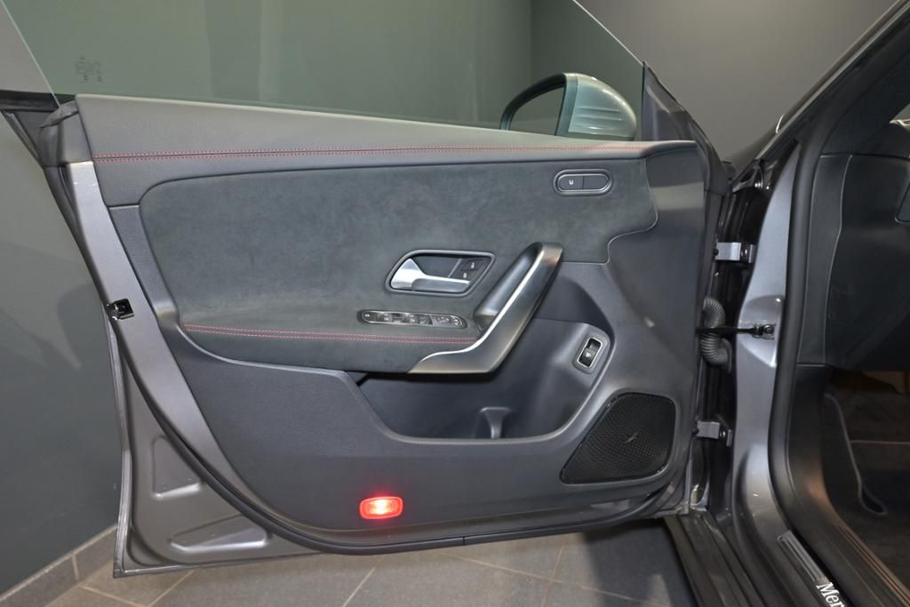 Mercedes-Benz CLA 200 2024