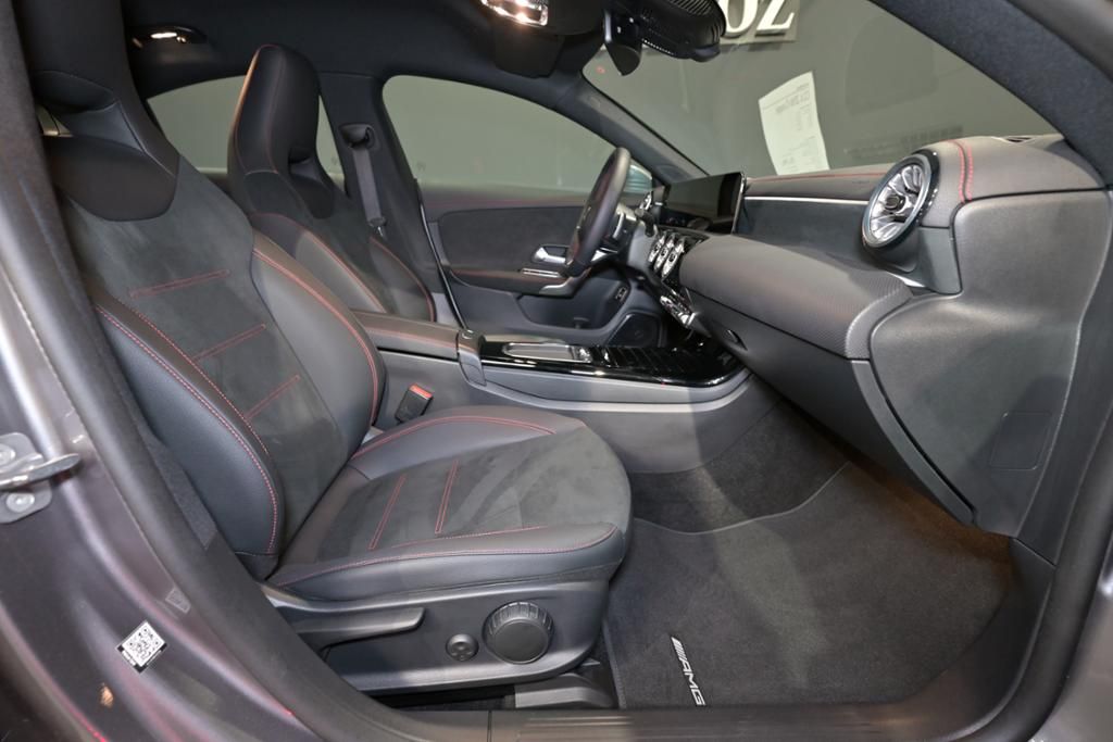 Mercedes-Benz CLA 200 2024