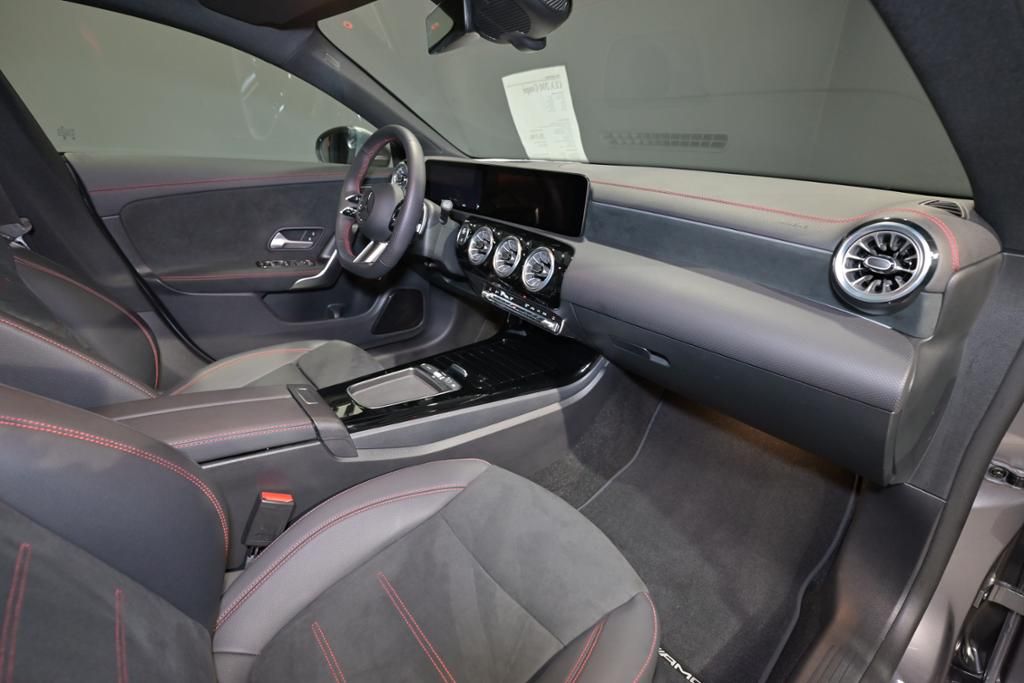 Mercedes-Benz CLA 200 2024