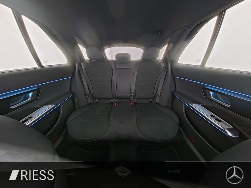 Mercedes-Benz E 300 2025