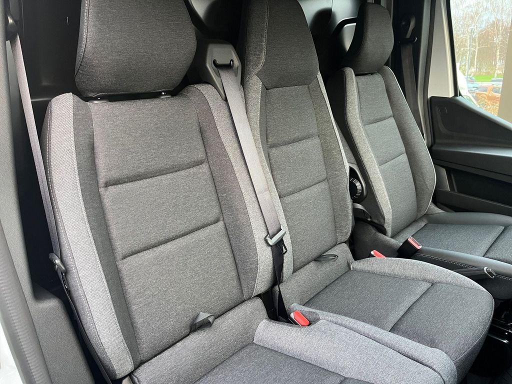 Nissan Interstar 2025