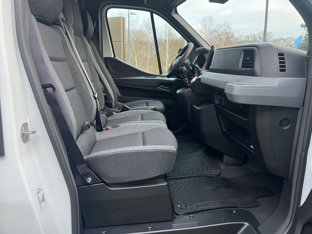 Nissan Interstar 2025