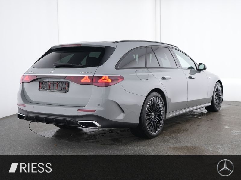 Mercedes-Benz E 300 2025