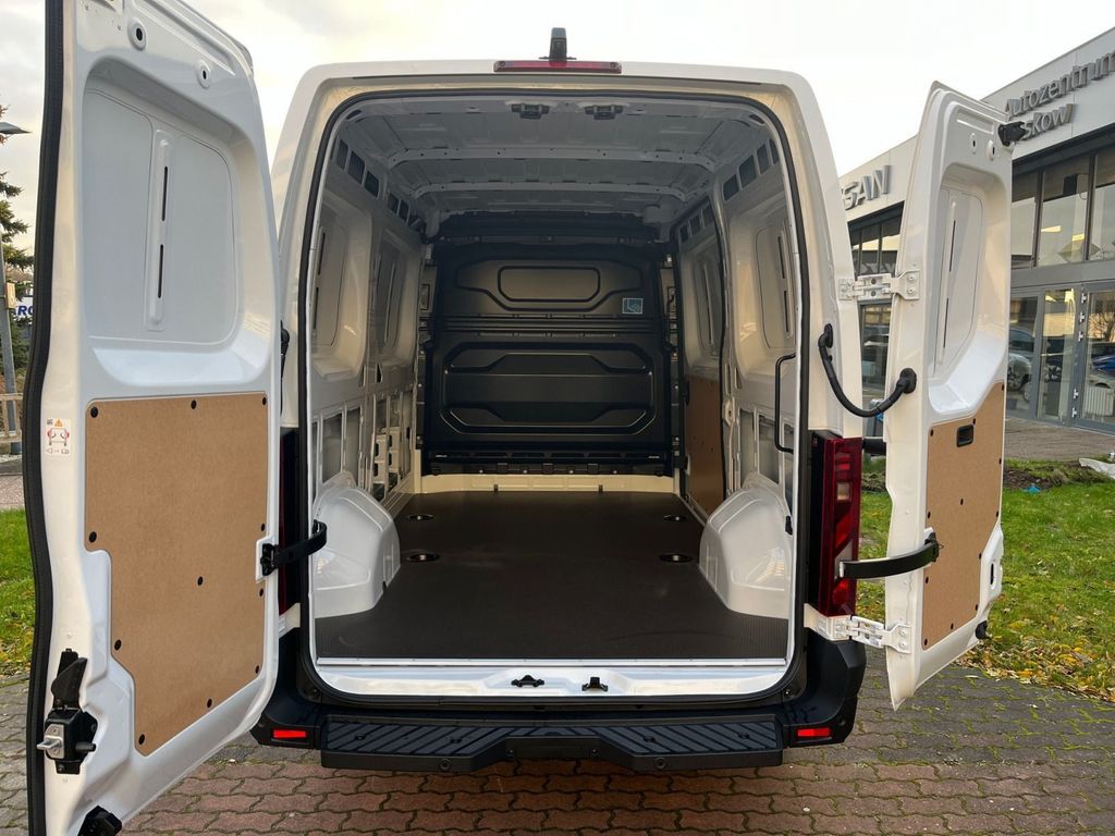 Nissan Interstar 2025