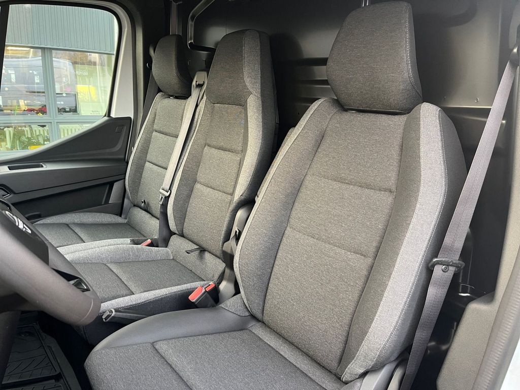 Nissan Interstar 2025
