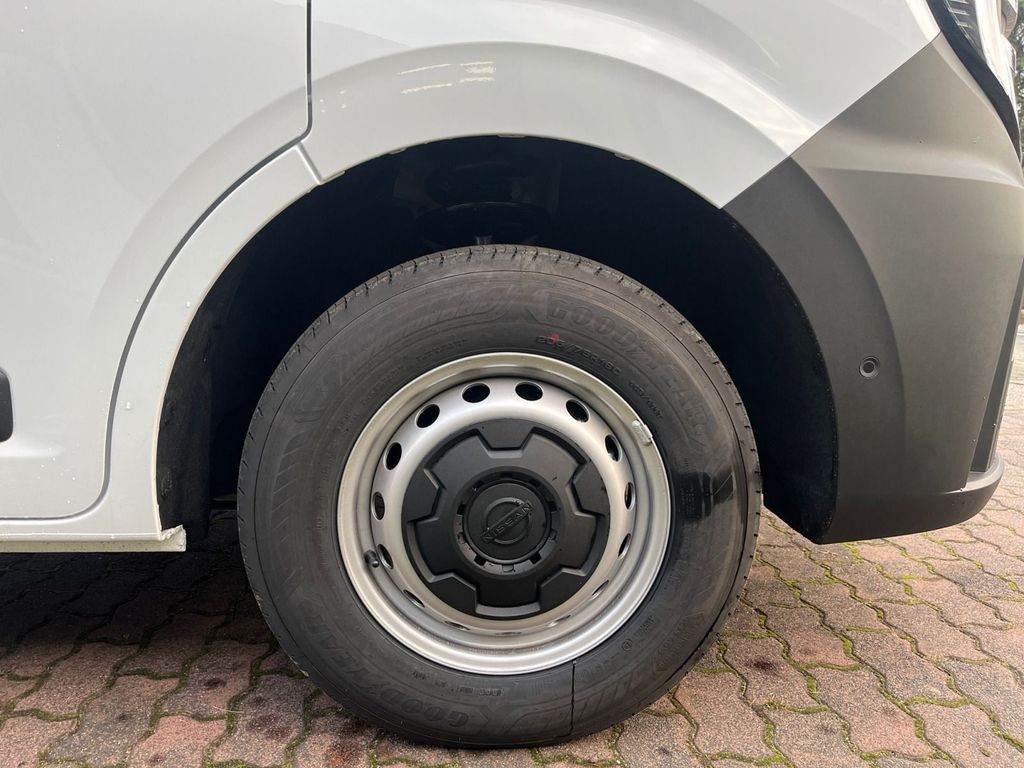 Nissan Interstar 2025