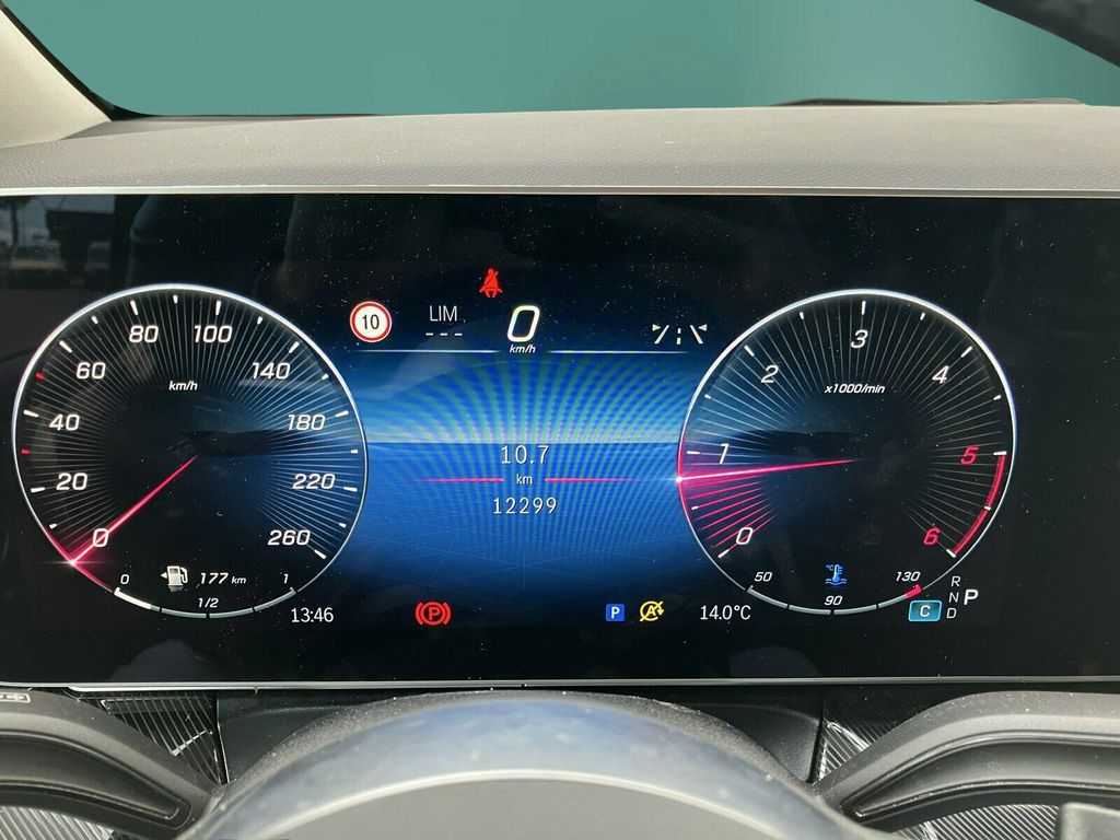 Mercedes-Benz V 220 2024