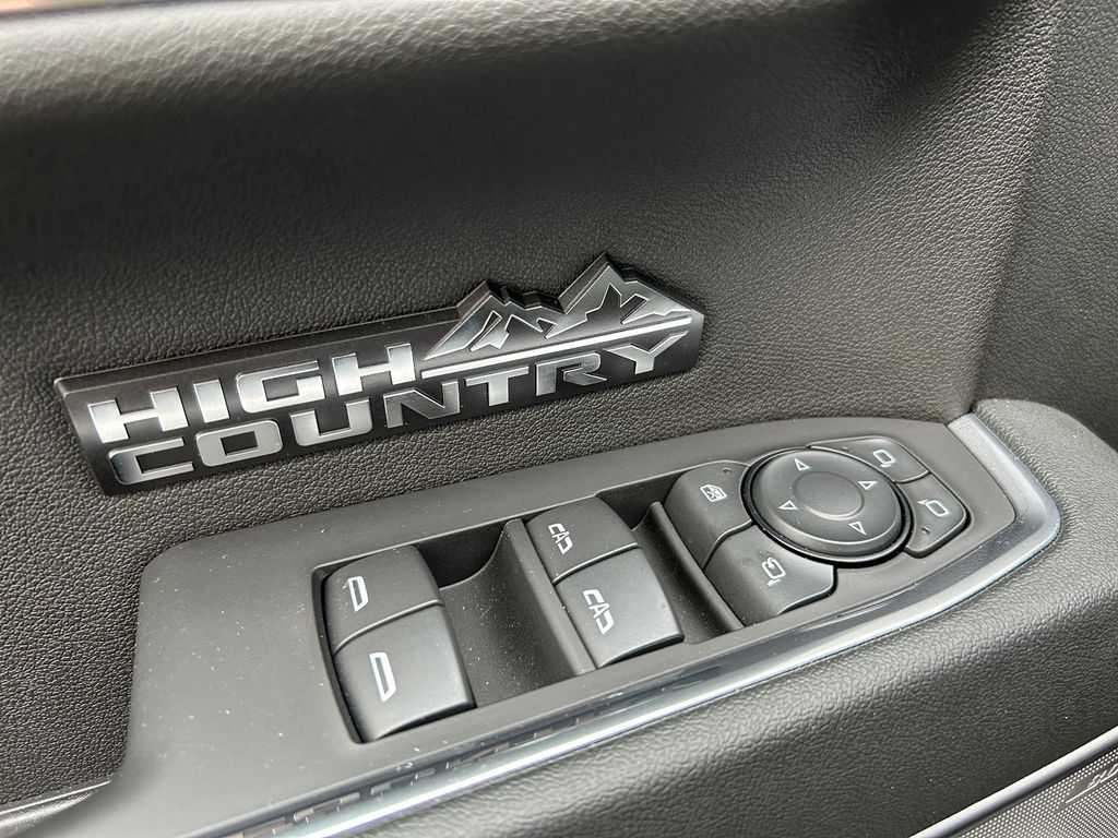 Chevrolet Silverado 2025