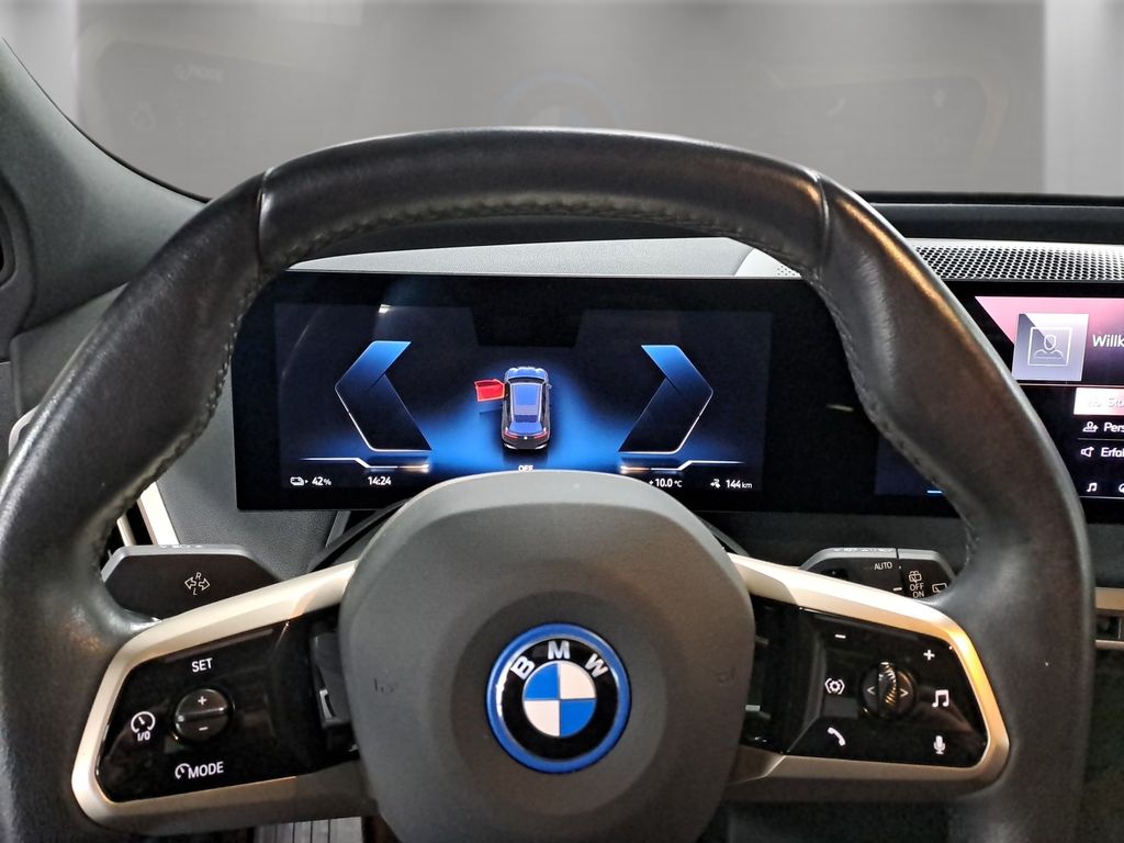 BMW iX 2023