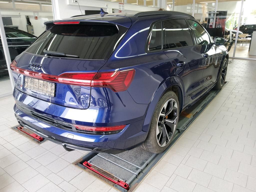 Audi e-tron 2022