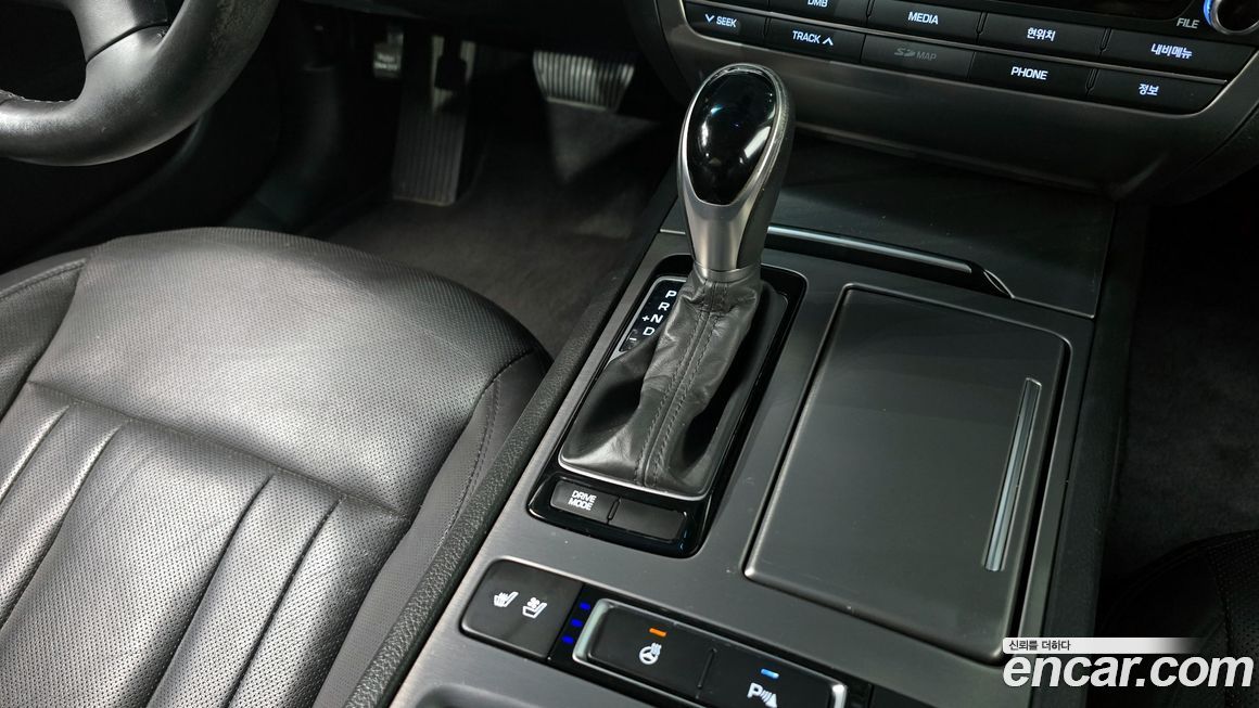 Hyundai Genesis 2015