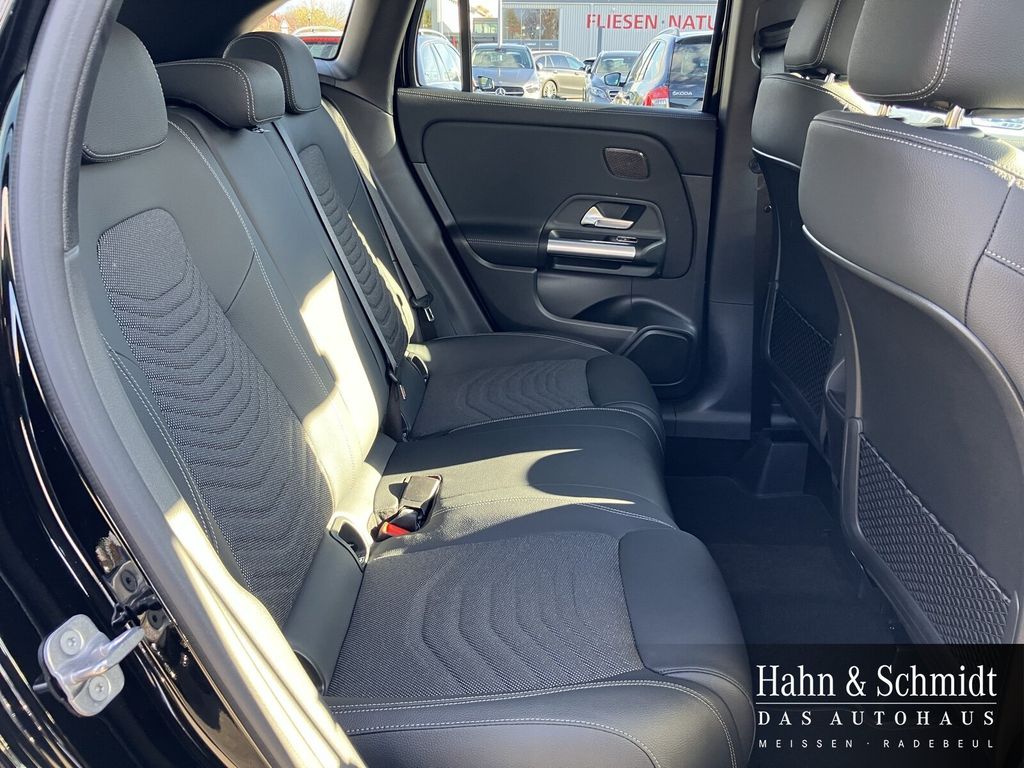 Mercedes-Benz GLA 200 2025