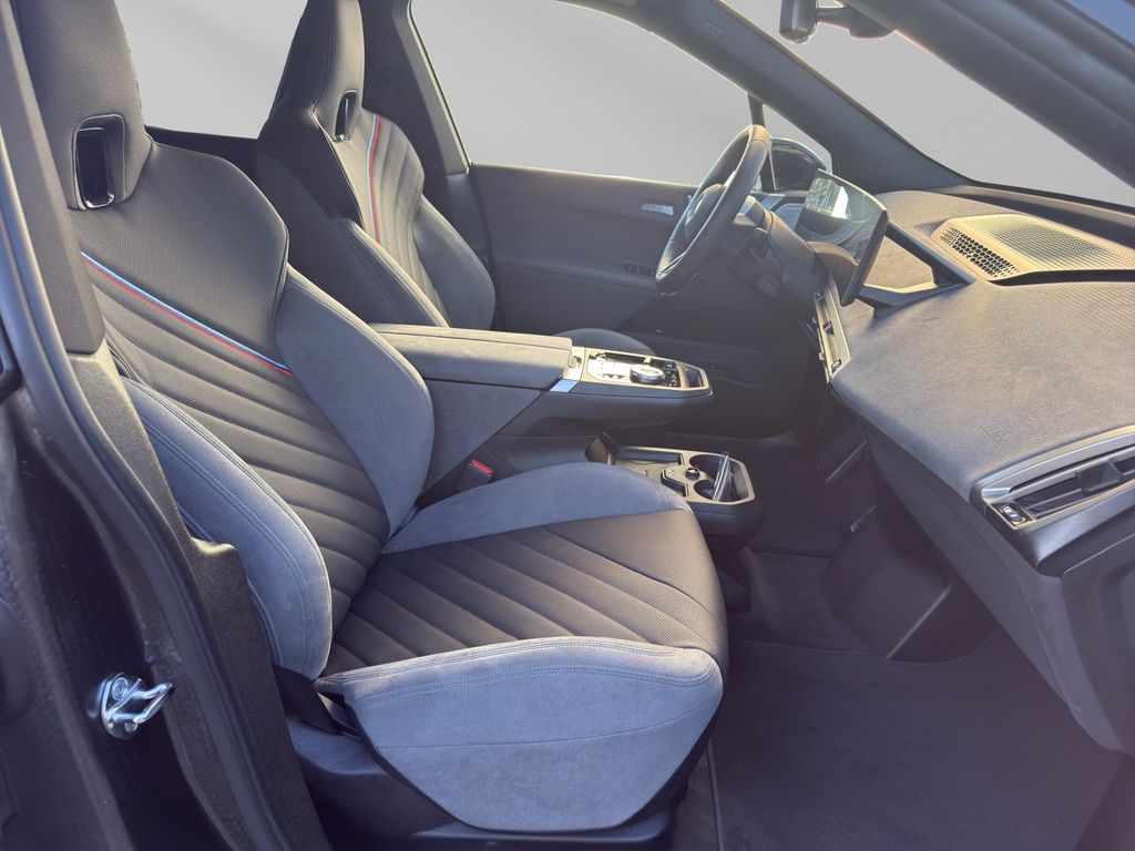 BMW iX 2025