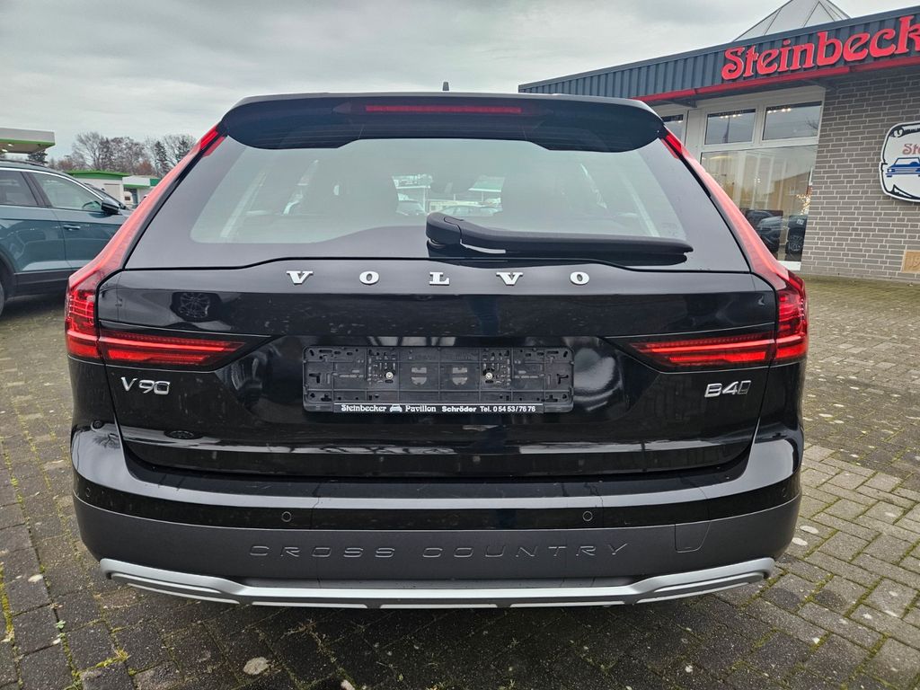 Volvo V90 Cross Country 2021