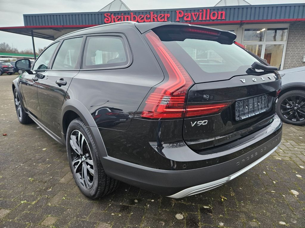 Volvo V90 Cross Country 2021