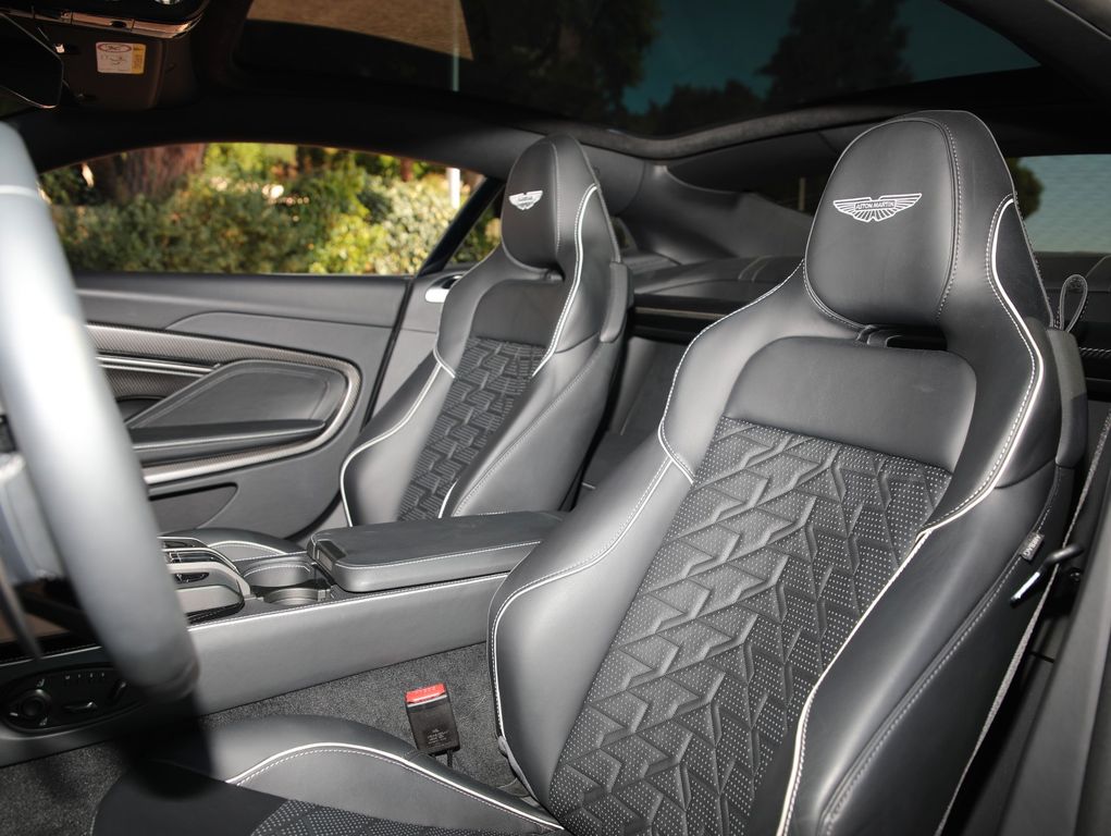 Aston Martin Vanquish 2025