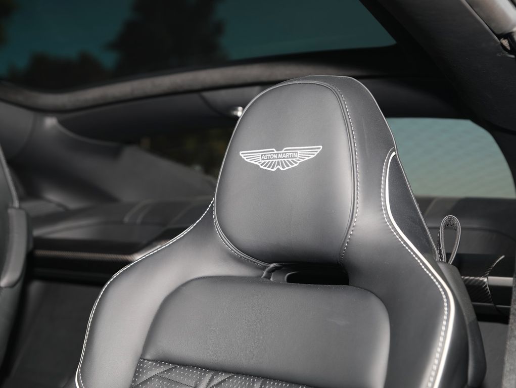 Aston Martin Vanquish 2025