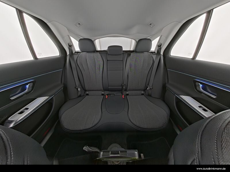 Mercedes-Benz E 300 2025