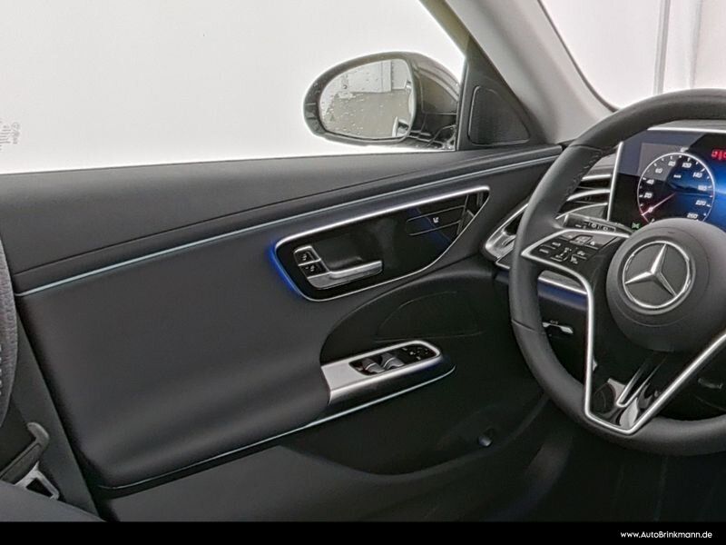 Mercedes-Benz E 300 2025