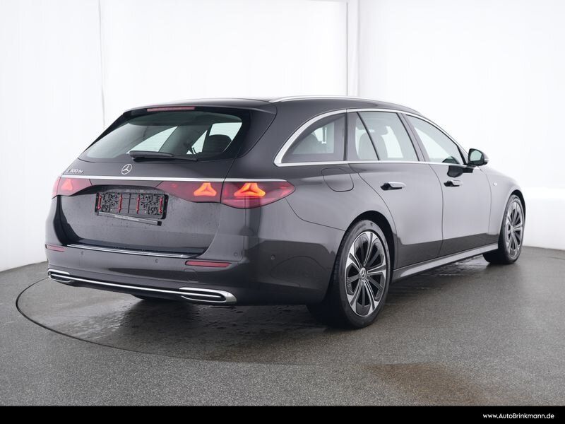 Mercedes-Benz E 300 2025