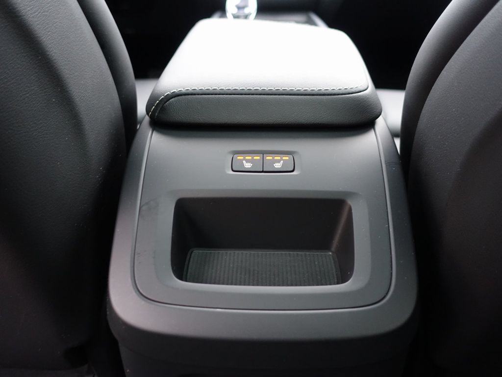 Volvo XC60 2025